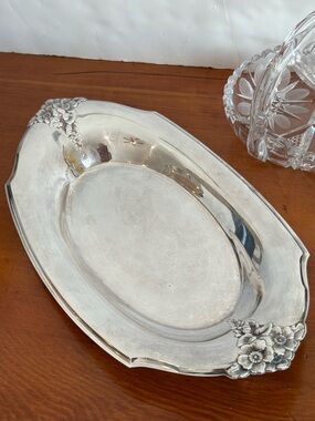 Vintage Wilcox silver plated bread tray Oval MCM ornate floral edges